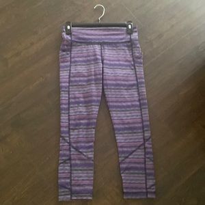 Lululemon capris leggings size 6.  🔥Price is FIRM. Shipping is $4.99🔥